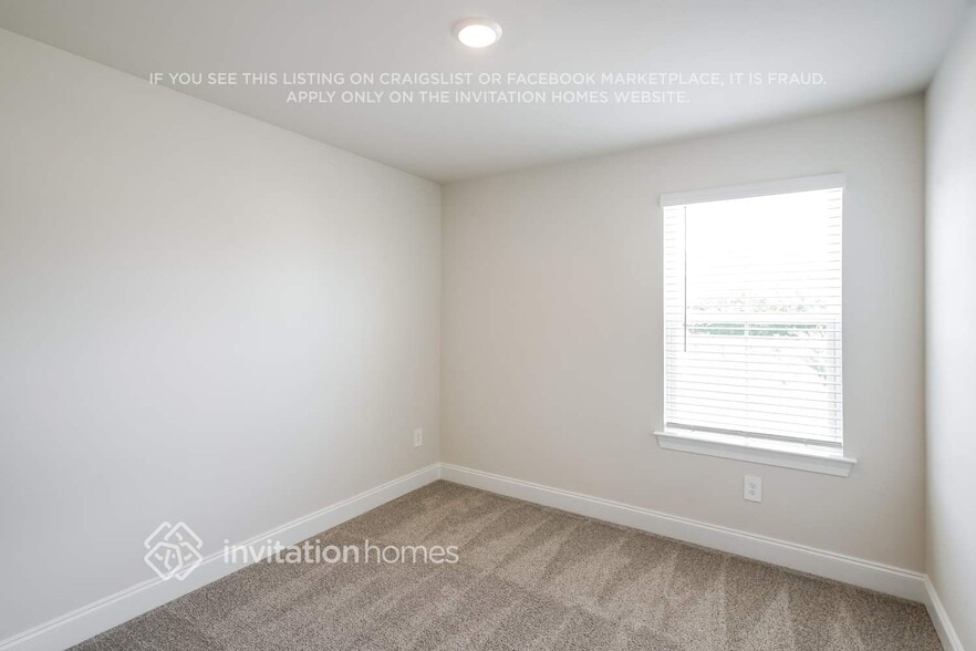 Building Photo - 247 River Rock Dr