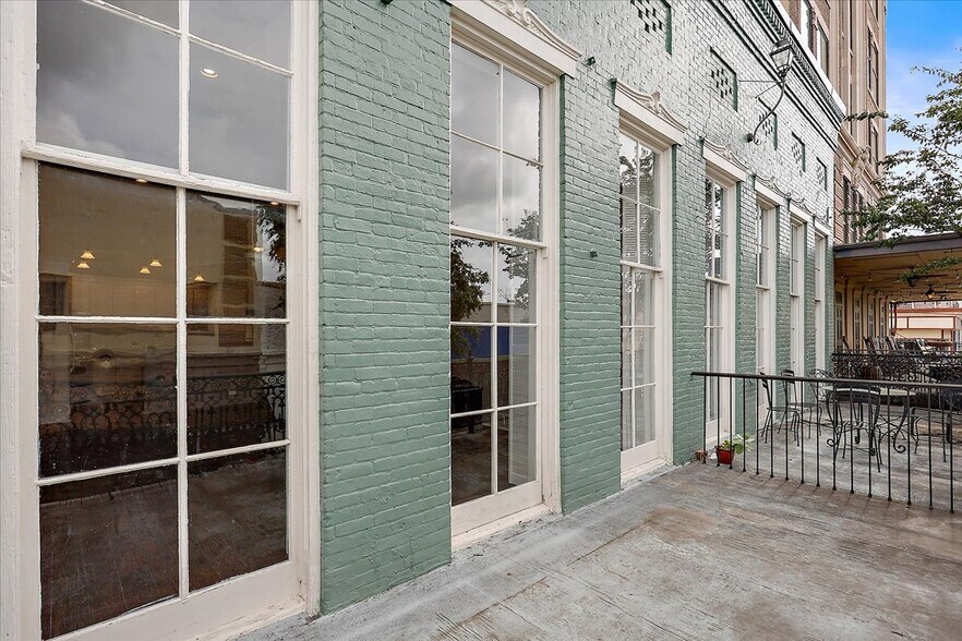 Building Photo - 1417 Washington St