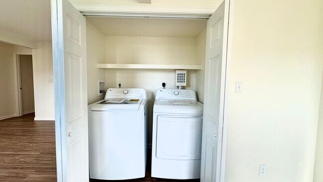 Building Photo - 1413 Ala Iolani St