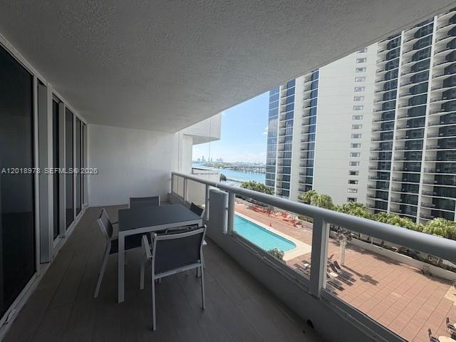 Building Photo - 1717 N Bayshore Dr