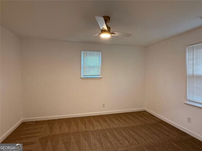 Building Photo - 1040 Palmetto Ave SW