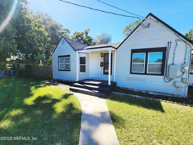 Primary Photo - 3238 Townsend Blvd