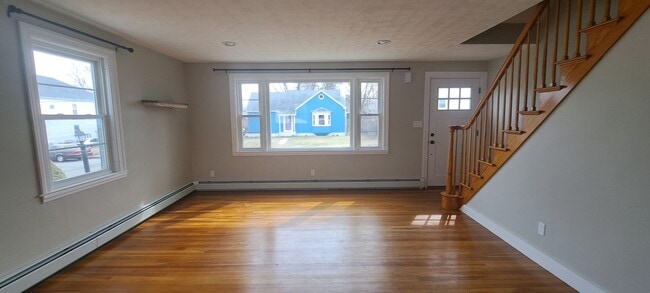 Building Photo - Charming 4-Bedroom Home for Rent in Manche...