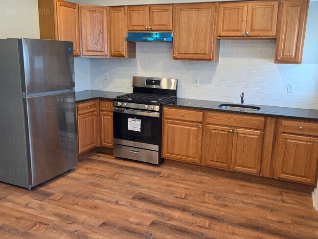 Building Photo - Charming 3-Bedroom Home with Spacious Gated Yard