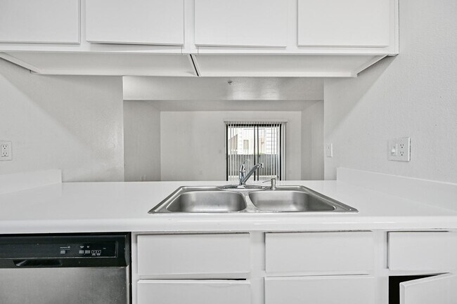 Building Photo - 3065 N 67th Ave