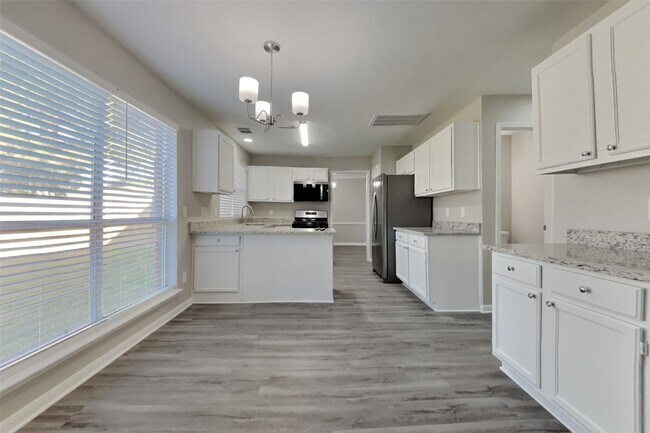 Building Photo - 19123 Oakway Dr