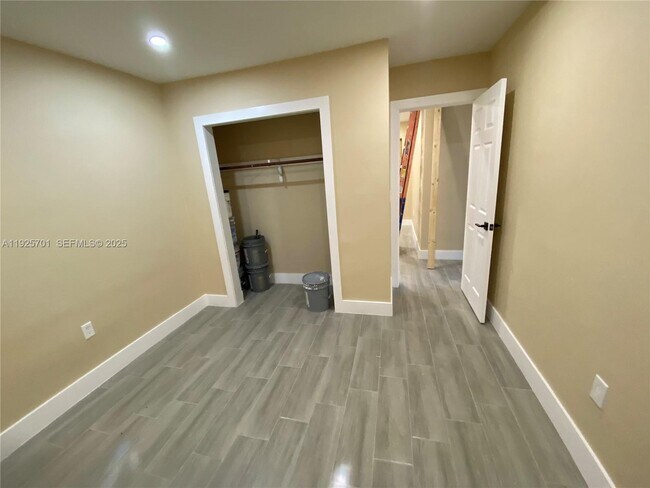 Building Photo - 234 NE 55th Terrace