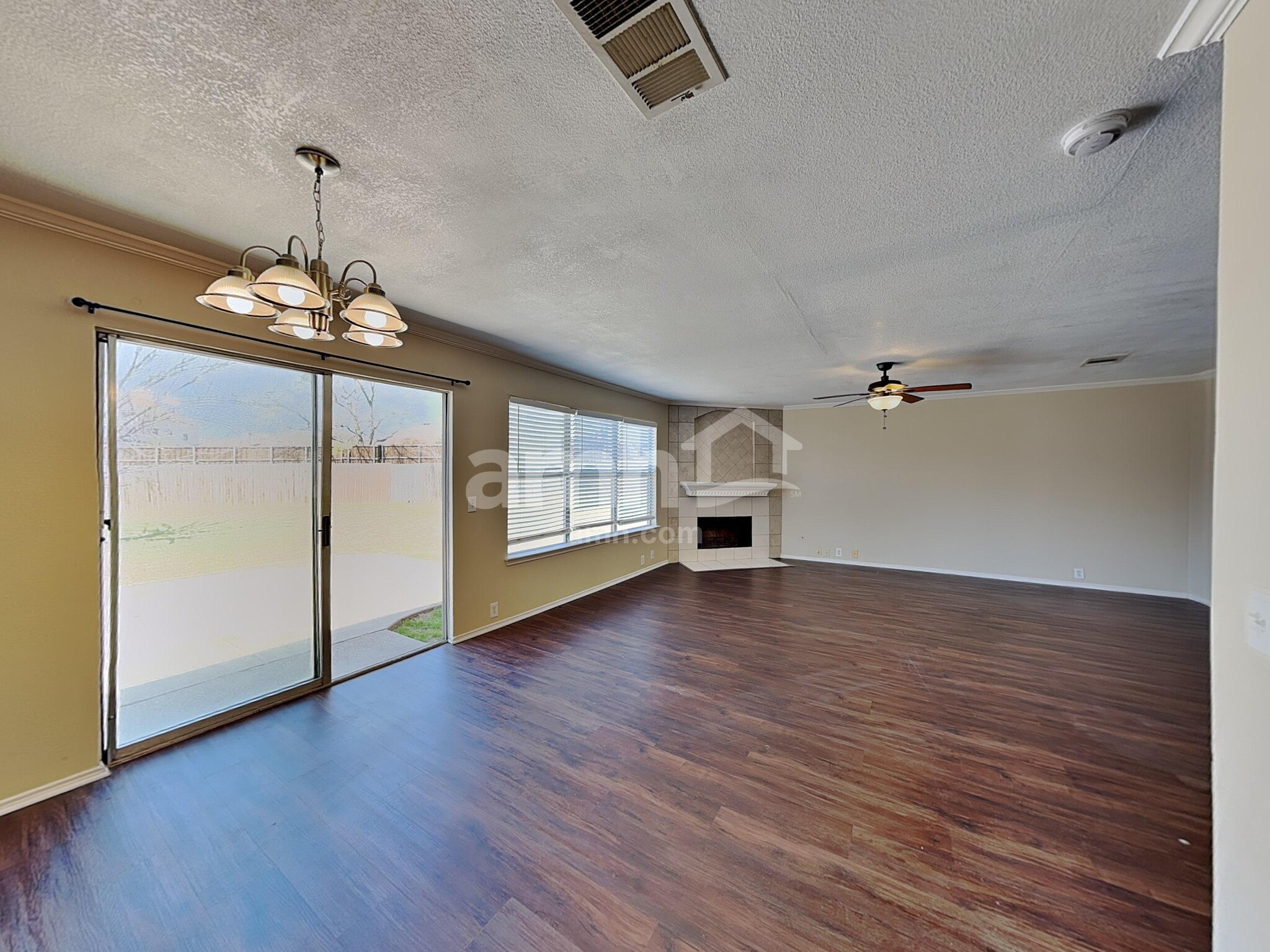 Building Photo - 3104 Pinehurst Ct