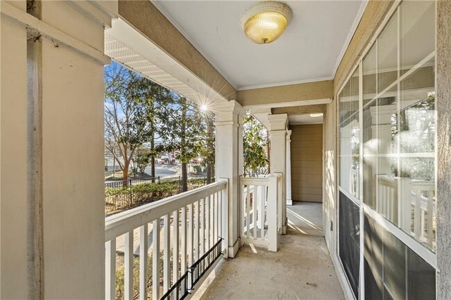 Building Photo - 5641 Roswell Rd