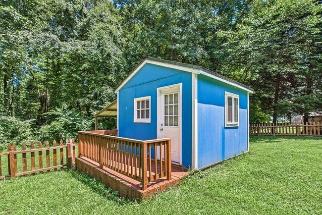 Building Photo - Charming Ranch Home with Bonus Studio & Ou...