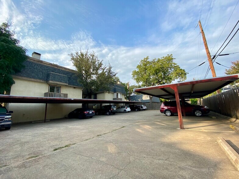 Building Photo - 4314 Travis St