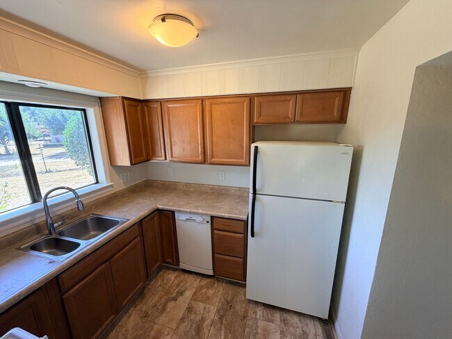 Building Photo - 7175 Webb Dr SE