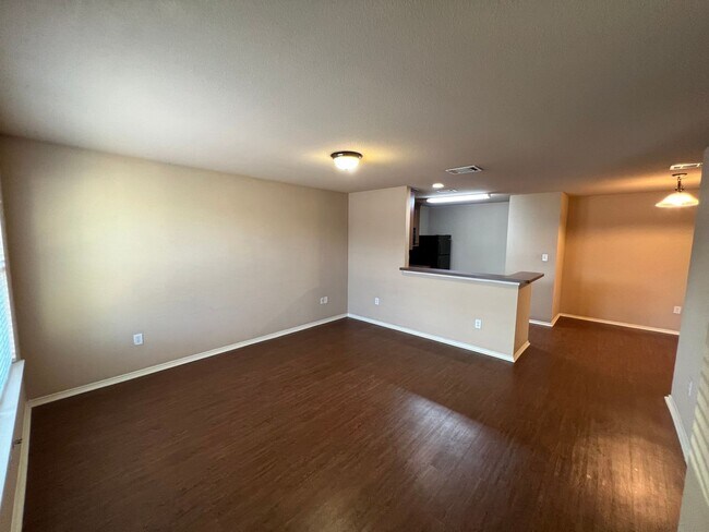 Building Photo - Welcome home to this spacious 3-bedroom, 2-bath quadplex in Krum!