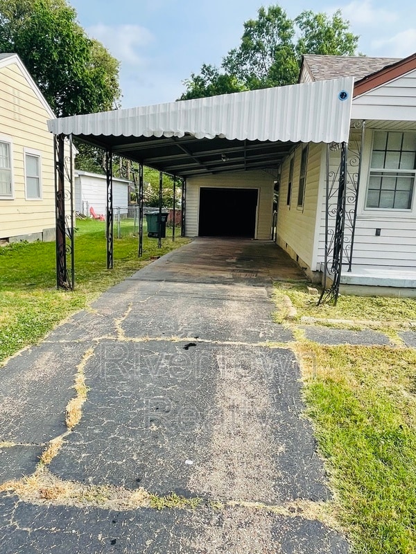 Building Photo - 4406 Ferndale Rd