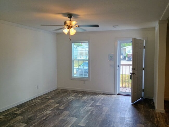 Building Photo - 55 and older Golf Course Community 3 bed 2 bath New build