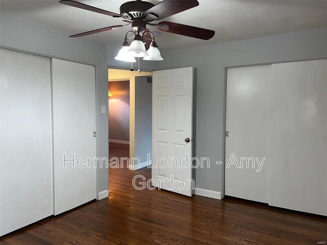 Building Photo - 8113 Parkwood Dr