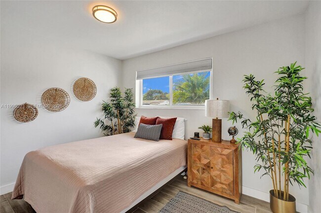 Building Photo - 19625 NW 6th Pl