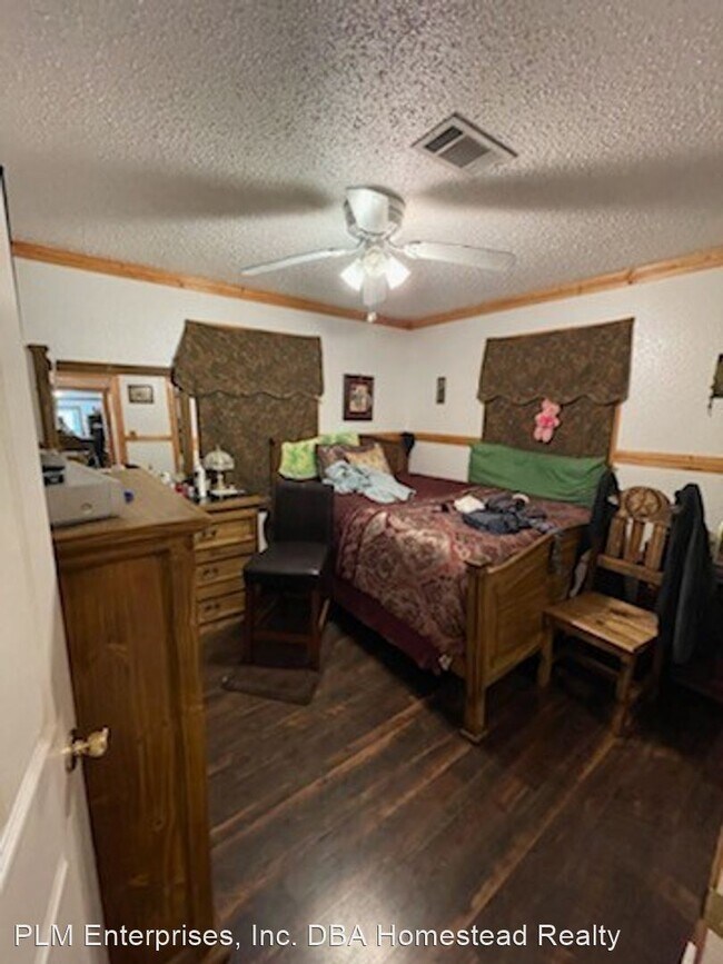 Building Photo - 3 br, 1 bath House - 7155 Lewis Dr