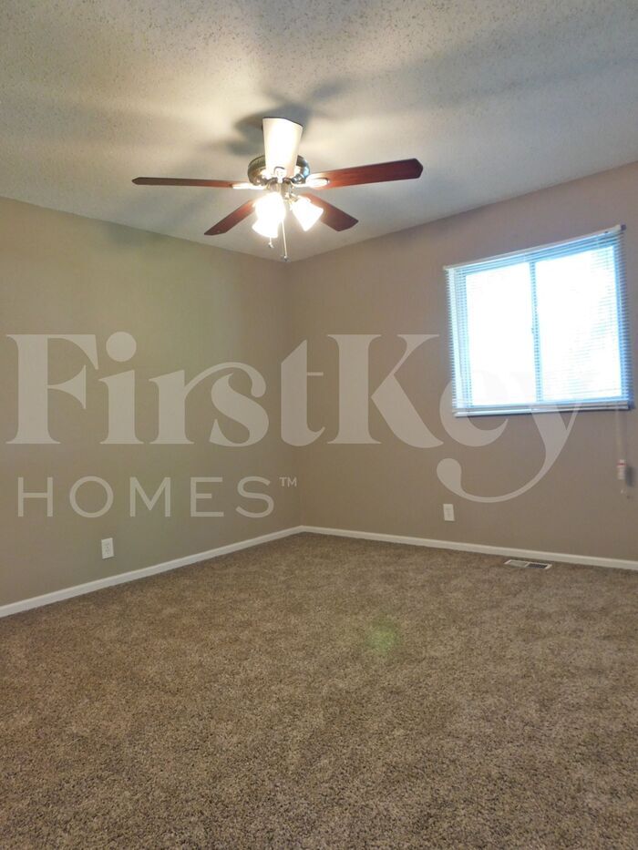 Building Photo - 2288 Kingsford Dr