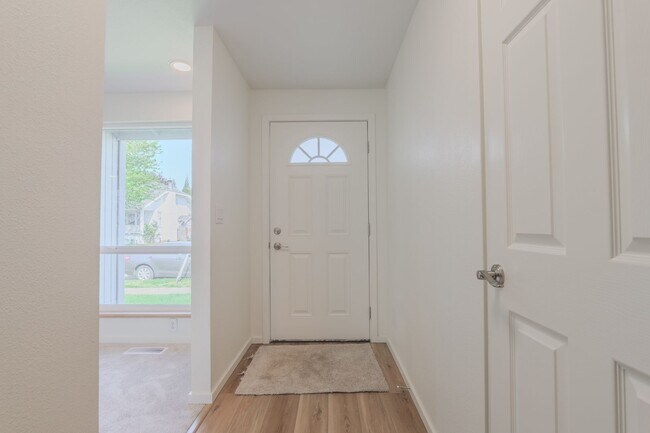 Building Photo - 1418