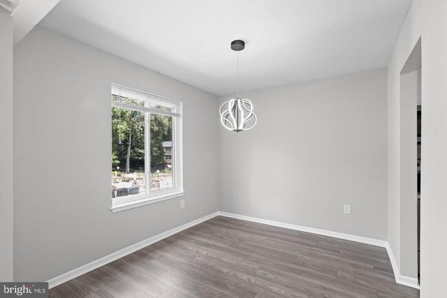 Building Photo - 9728 Kingsbridge Dr