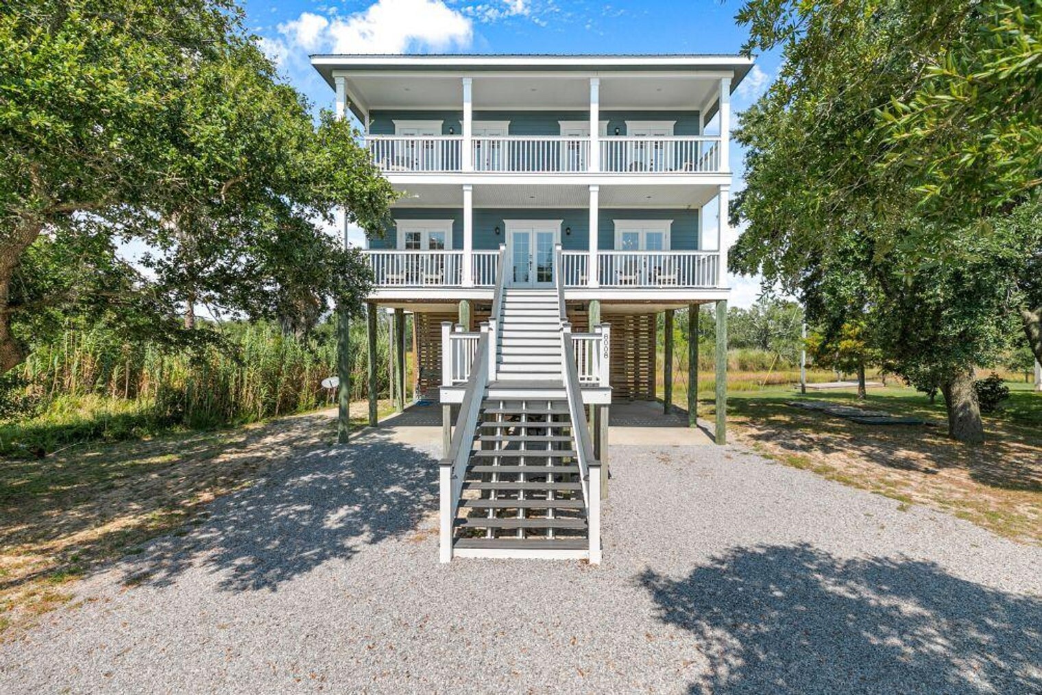 Building Photo - 8008 Belle Fontaine Dr