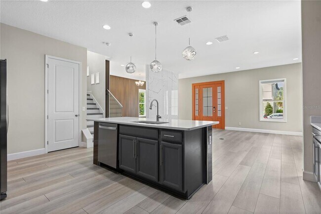 Building Photo - 8534 Nemours Pkwy
