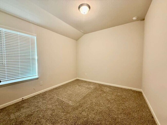 Building Photo - 11507 Cottage Pt