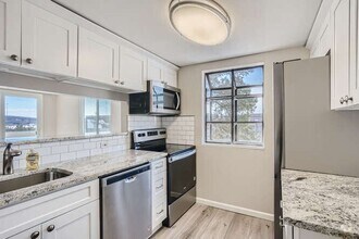 Building Photo - Beautiful 2 BR