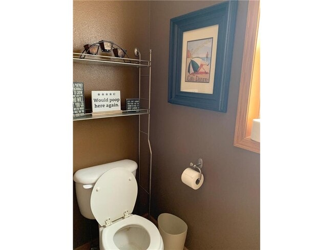 Building Photo - 1021 6th Ave NE