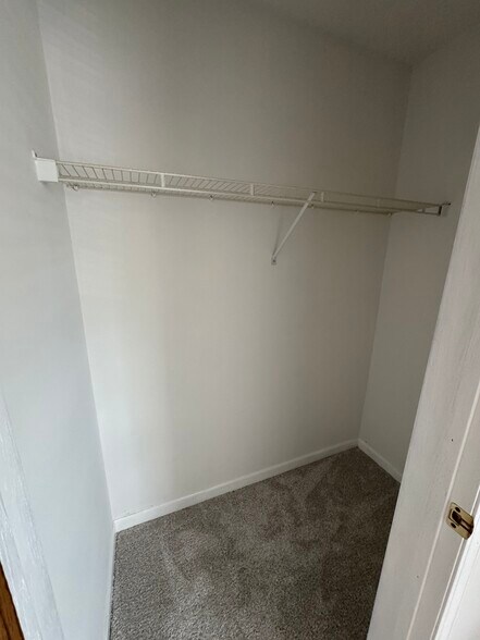 Building Photo - 1347 Cunat Ct