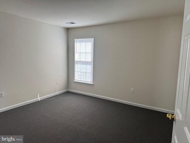Building Photo - 9719 Inkwood Dr