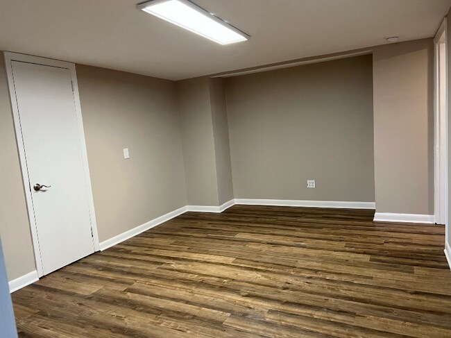 Building Photo - 209 Willow Ln