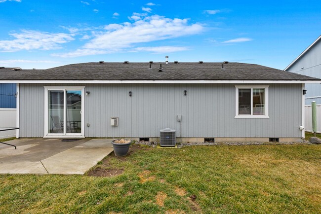 Building Photo - 12530 W 2nd Ave