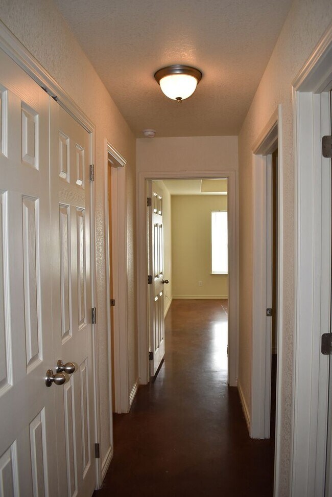 Building Photo - 205 Coby Dr