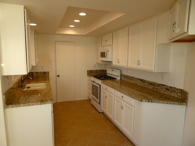 Building Photo - 1201 Buena Vista