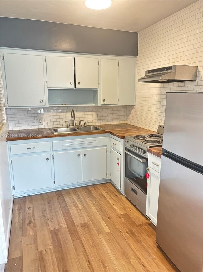 Building Photo - 2951 SW 23rd St