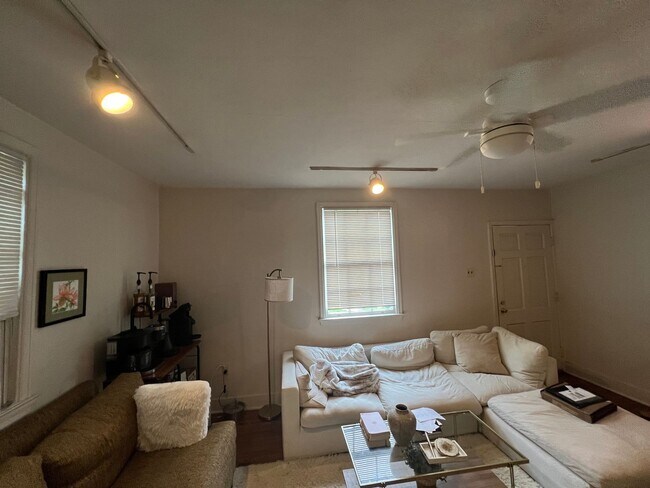 Building Photo - SOUTH DOWNS COTTAGE