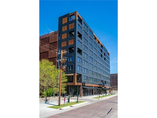 Building Photo - 728 N 3rd St