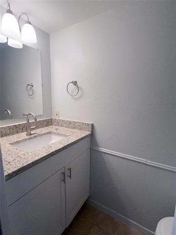 Building Photo - 2416 Lakeview Cir