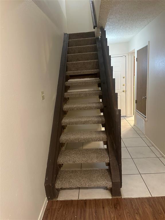 Building Photo - 6907 Woodhue Dr