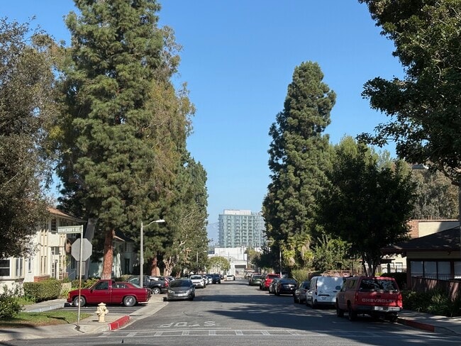 Building Photo - 5874 Bowcroft St