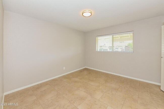 Building Photo - 8620 E Northland Dr