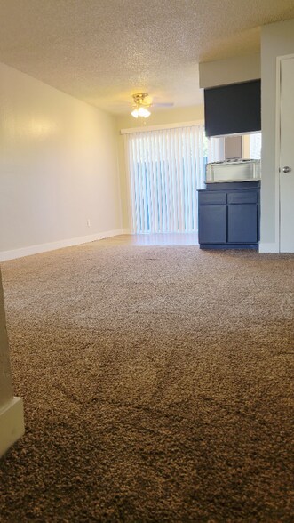 Building Photo - 4264 N Bengston Ave