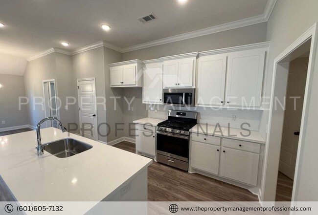 Building Photo - 563 Patrick Farms Dr