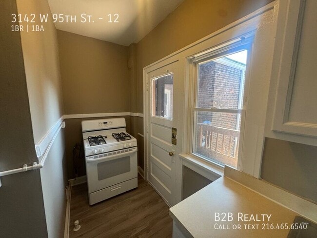 Building Photo - 3142 W 95th St