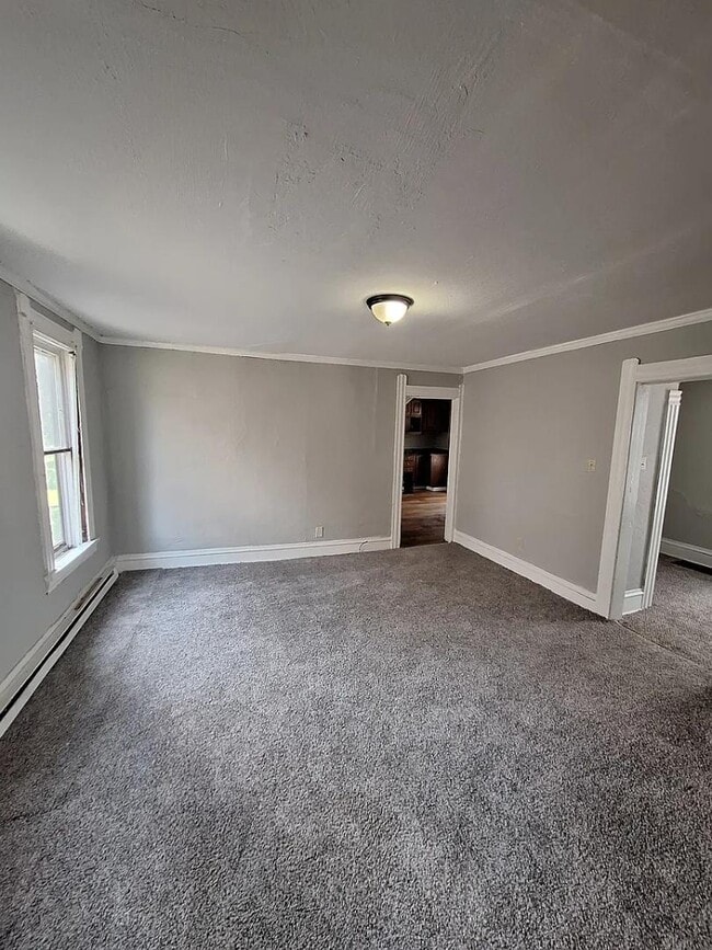 Building Photo - 1031 W 17th St