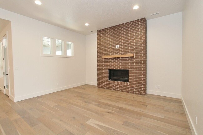 Building Photo - 3871 S Eckert Rd