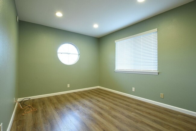 Building Photo - 3277 Carol Leaf Ct