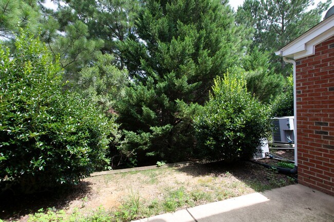 Building Photo - Gorgeous 2 Bedroom Townhome In Great West ...